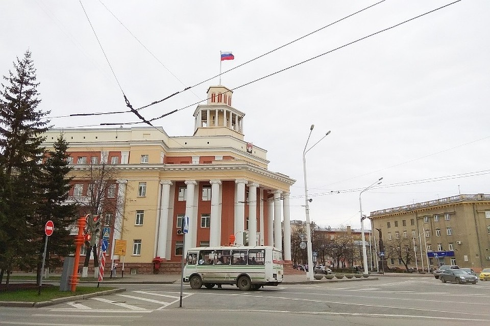 Людей эвакуировали из 10 учреждений