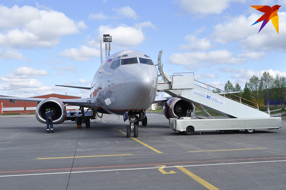 По трапам в аэропорту "Мурманск" пассажиры могут подниматься и спускаться, не переживая за свою безопасность.