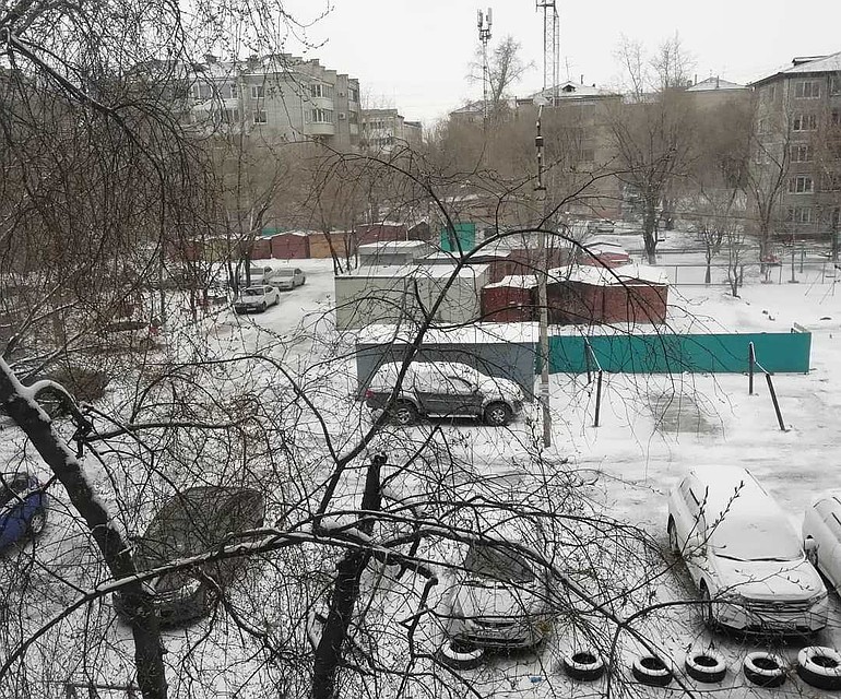 Такие картины за окном увидели сегодня, 18 апреля, благовещенцы.