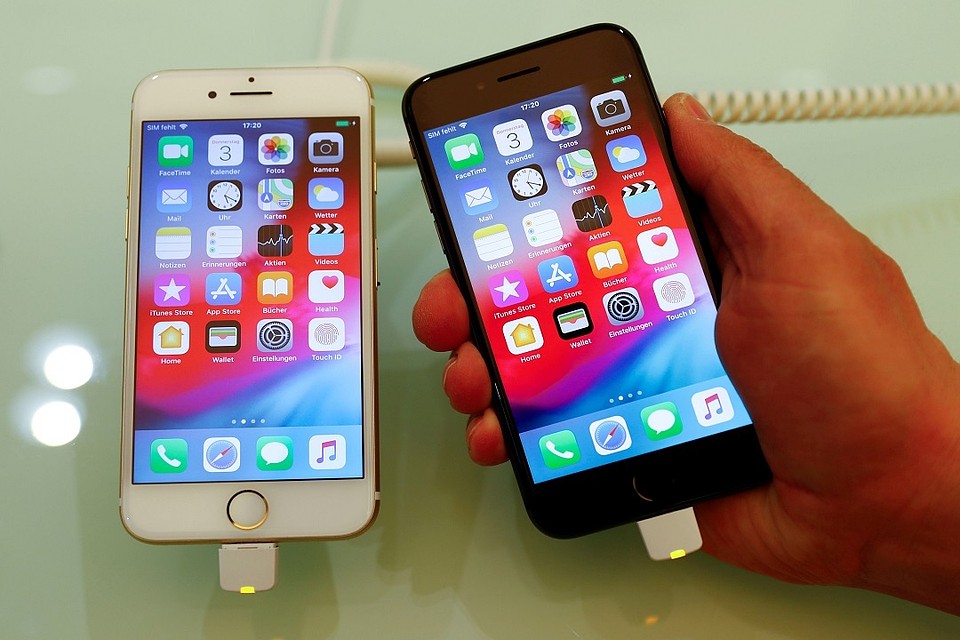 "Связной" из-за сбоя программы продавал iPhone по пять тысяч рублей