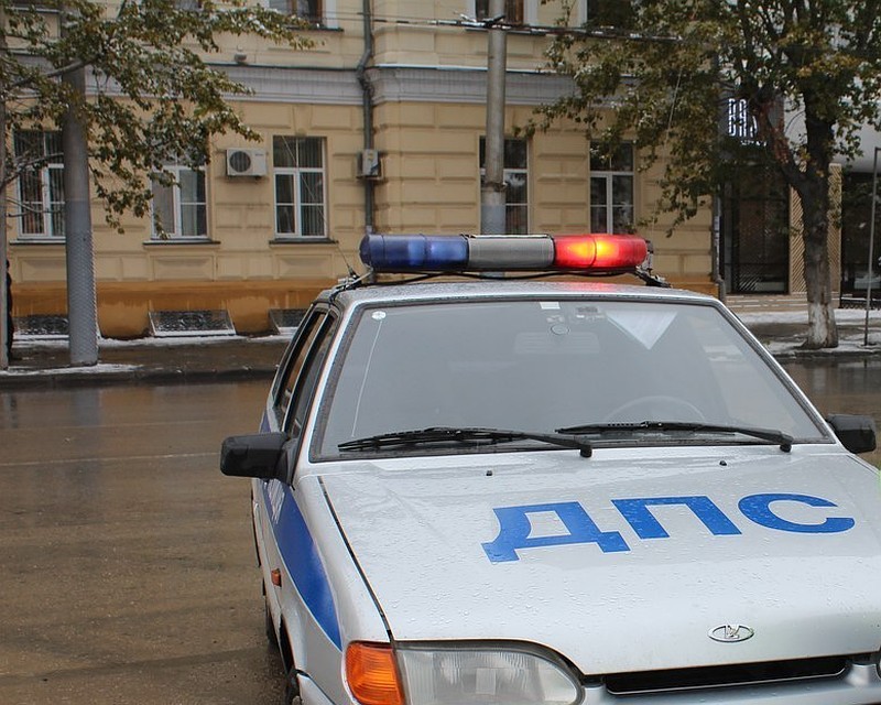 В Омске сбили двух школьников