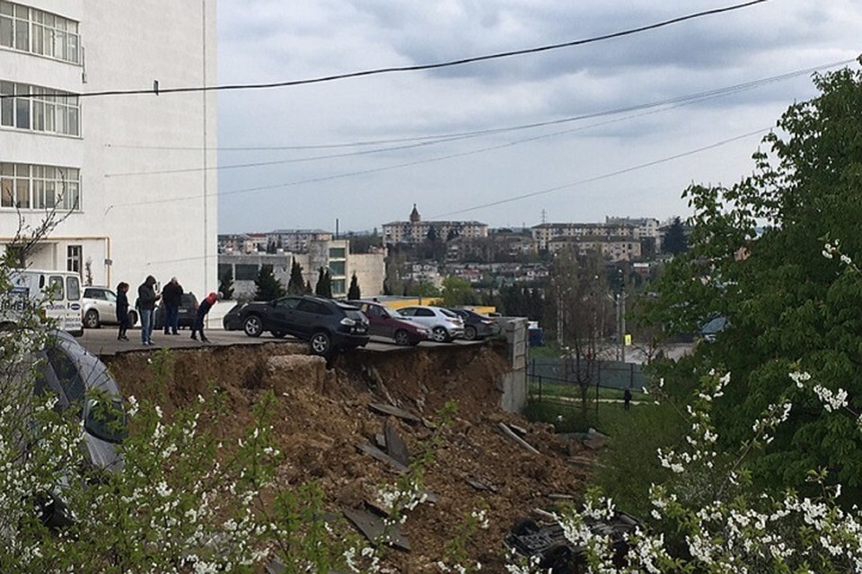 ЧП случилось на проспекте Победы, 2Б. Фото: Степан Баранов