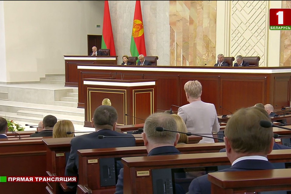 Александр Лукашенко обратился с Посланием к белорусскому народу. Фото: кадр видео / Беларусь 1