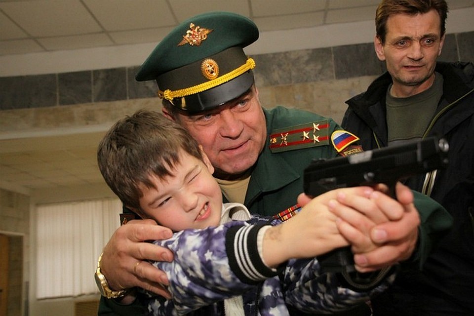 Юнармейцы и курсанты познакомились с бытом солдата в Хабаровском крае
