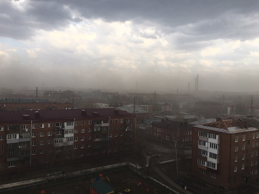 Омск накрыла пыльная буря