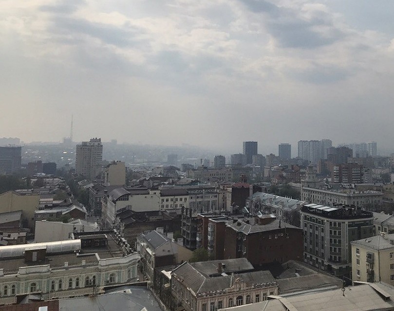 Дым над городом. Фото из группы ВК "Ростов Главный".