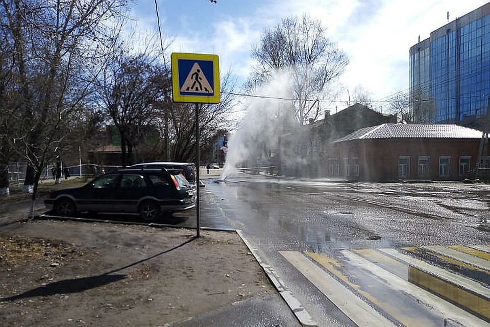 Коммунальную аварию на ул. Карла Либкнехта в Иркутске устранили утром 25 апреля