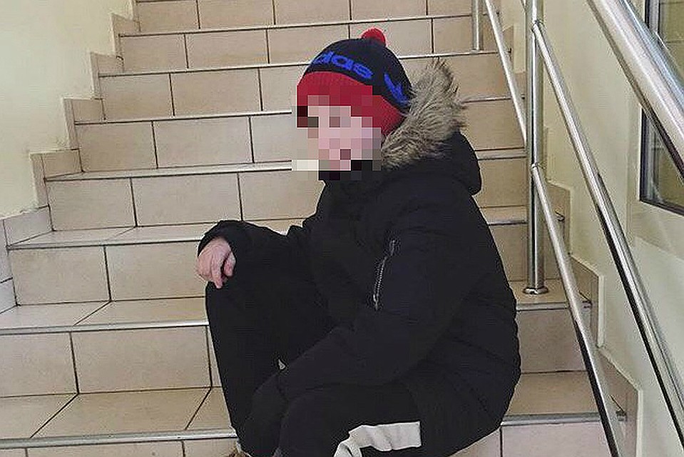 Взрослый мужчина решил показать пятикласснику, что обижать младших не хорошо. Правда выбрал уголовно наказуемый способ.