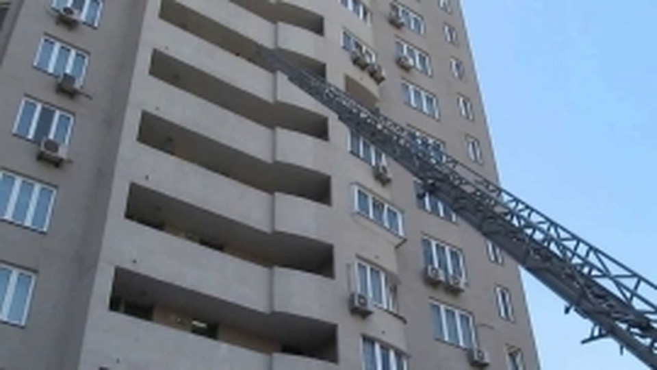 Пожар в многоэтажном доме в центре Хабаровска был потушен за 30 минут