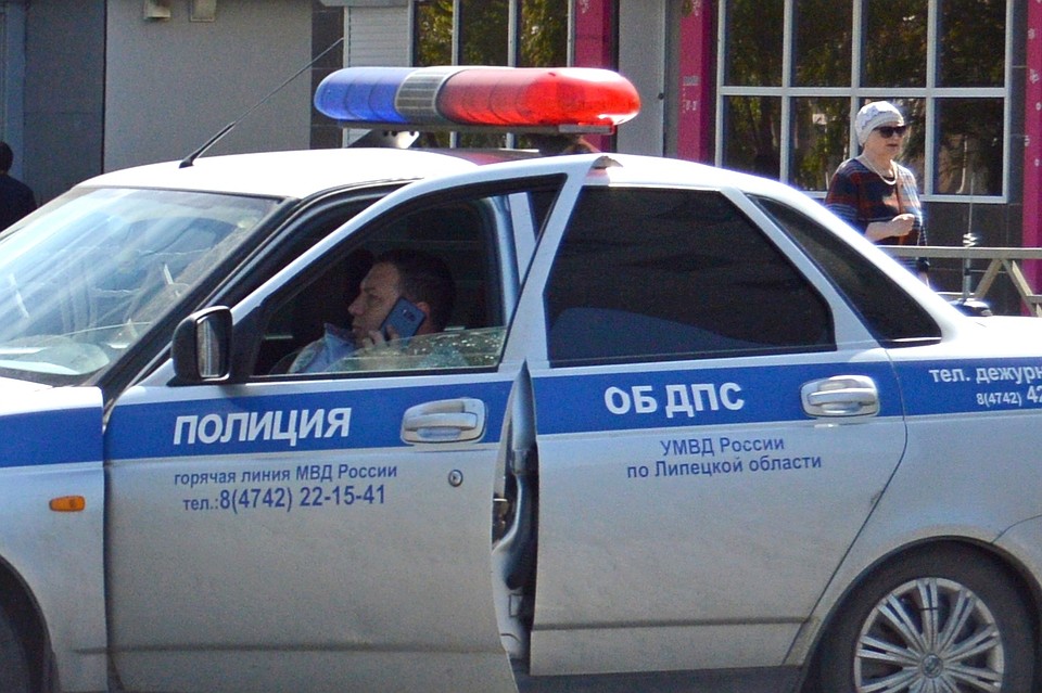 Машину задержали сотрудники ДПС