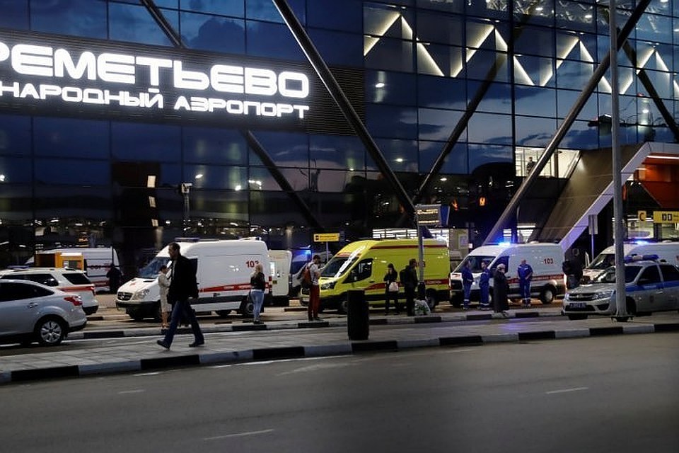 При приземлении у самолета загорелись двигатели. На борту находилось 78 человек – 73 пассажира и 5 членов экипажа.