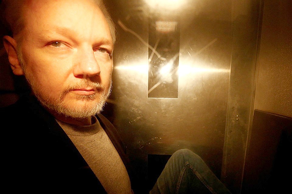 Основатель "WikiLeaks" Джулиан Ассанж.