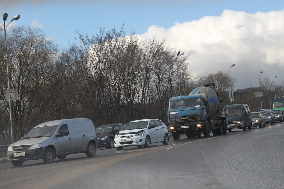 В Смоленске на месяц перекроют движение по мосту.