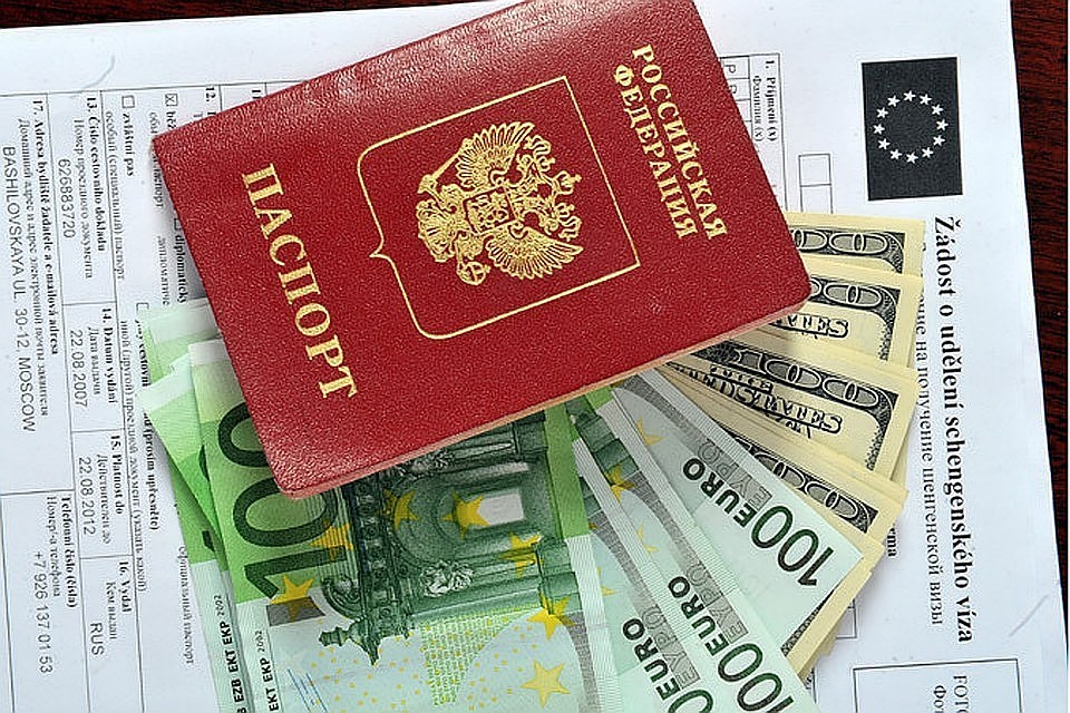 Названы страны, выдающие больше всего шенгенских виз москвичам