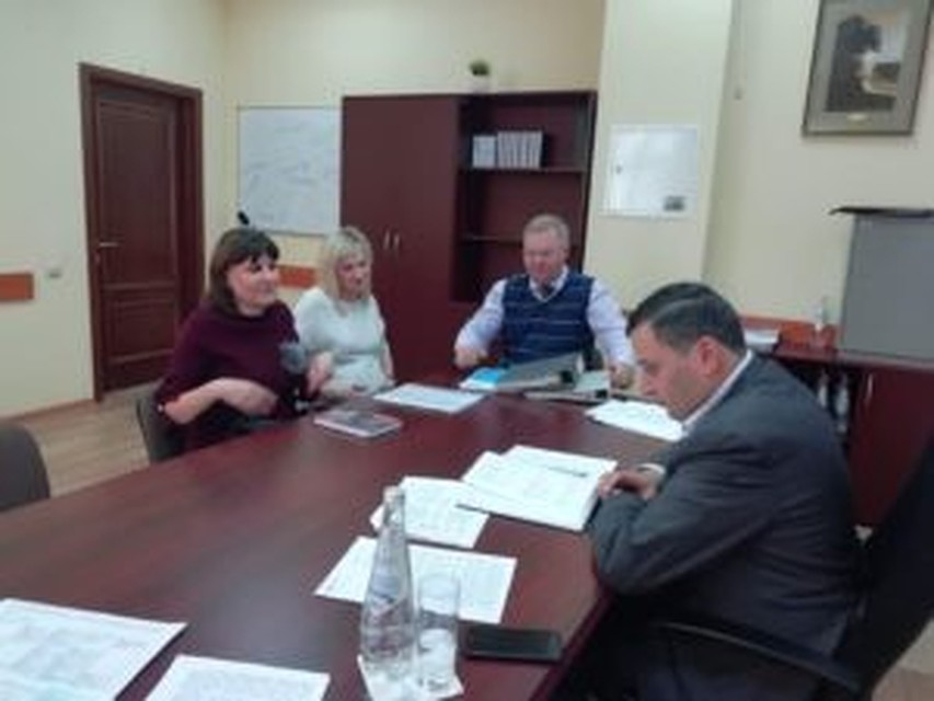 Уволенные сотрудники обратились за помощью Хинштейну во время личного приема