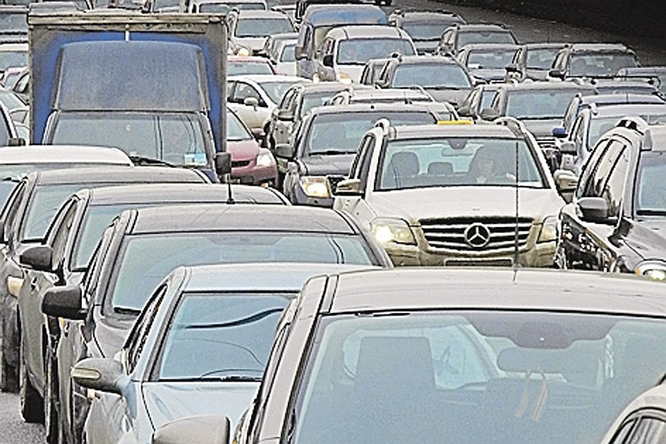 В Москве на МКАД бензовоз попал в аварию