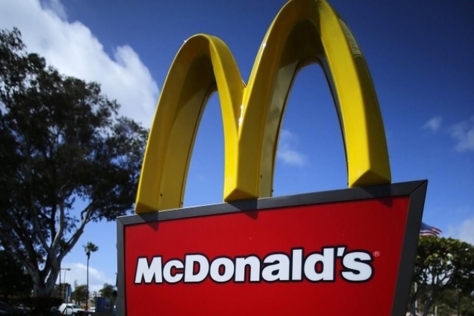 25 сотрудников McDonald's в США заявили, что они подвергались сексуальным домогательствам на рабочем месте