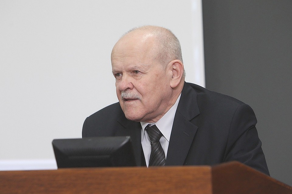 Глава Комитета госконтроля: «К сожалению, надо постоянно ходить с дубиной и контролировать». ФОТО: БелТА
