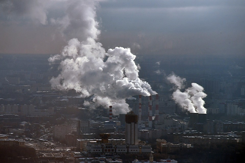 Можно собирать CO2 и другие выбросы из труб заводов и ТЭЦ до того, как они попадут в атмосферу