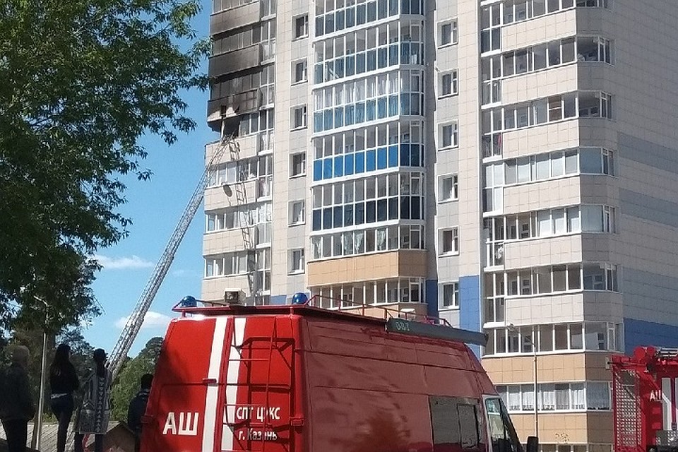 Пожар вспыхнул в квартире на восьмом этаже