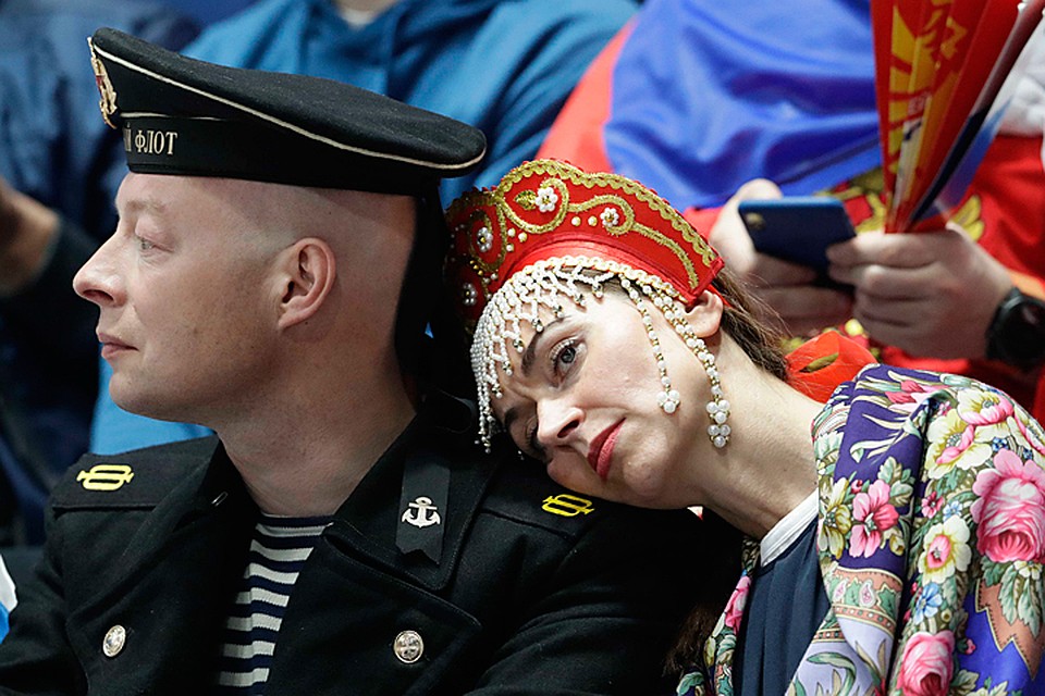 Наших болельщиков было большинство. Вся Братислава в русских. Одеты разнообразно, как всегда