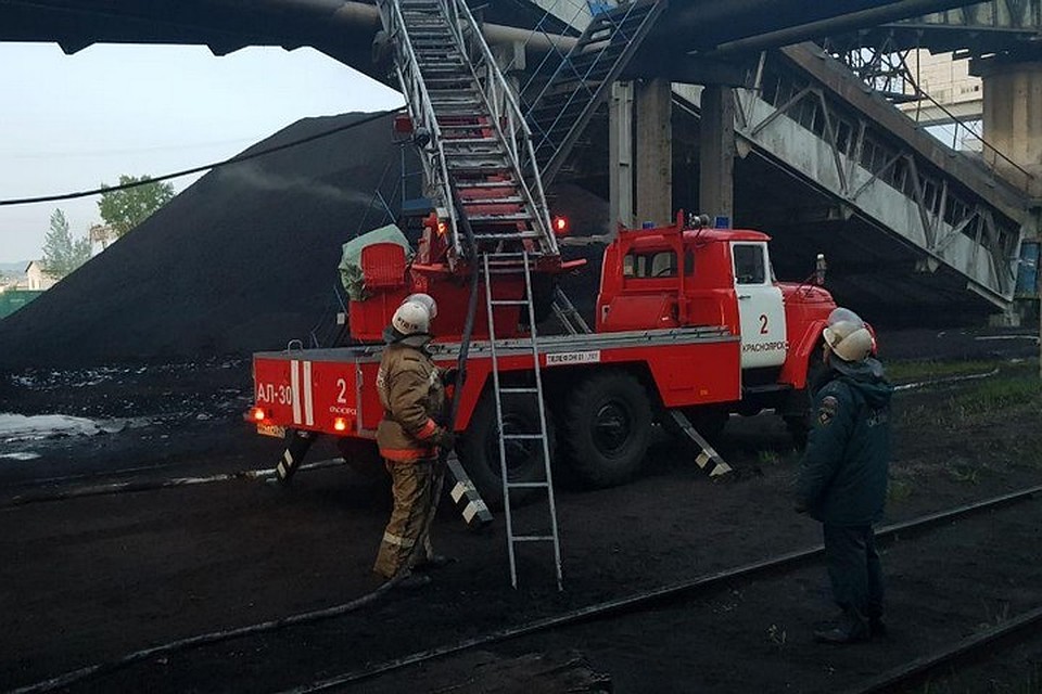 Ночной пожар на Красноярской ТЭЦ-1 тушили 6 часов. Фото: ГУ МЧС России по Красноярскому краю