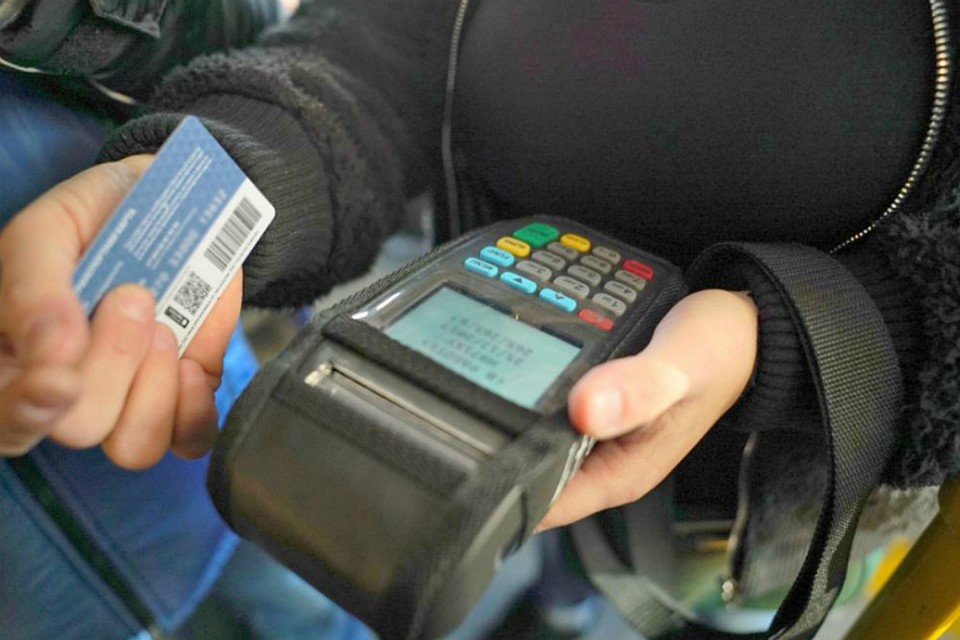 В Хабаровске рассчитываться за проезд социальной картой начнут в сентябре