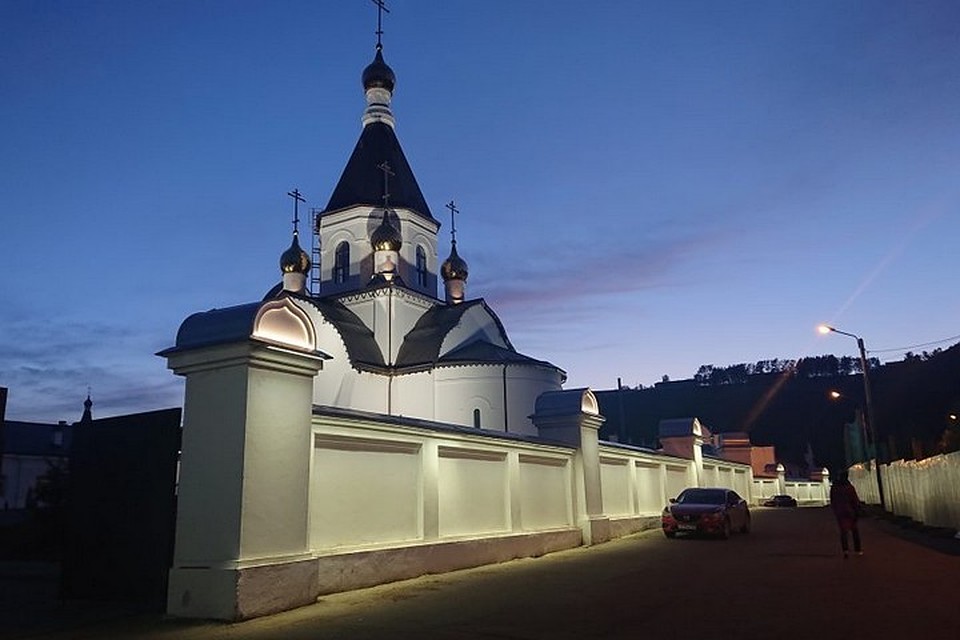 В Красноярске декоративной подсветкой украсили Успенский монастырь. Фото: пресс-служба Красноярской епархии