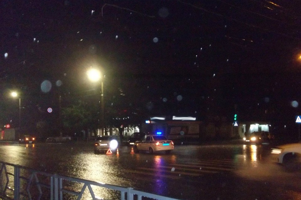 Машины столкнулись недалеко от пешеходного перехода. Фото: УГИБДД УМВД России по Кировской области