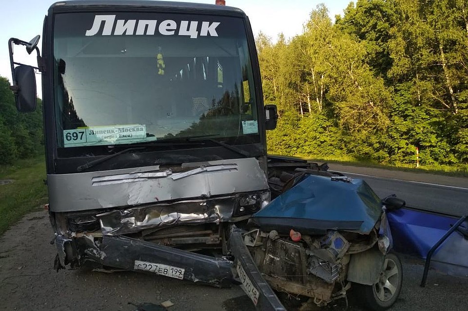 ДТП с автобусом и тремя машинами под Липецком