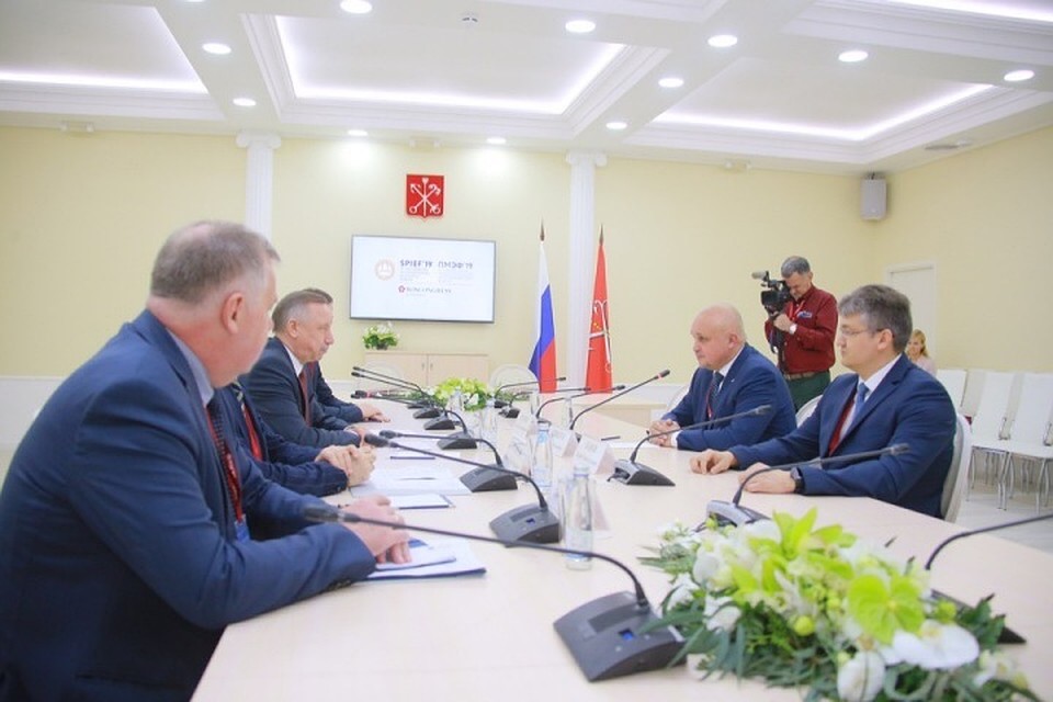 Работа на экономическом форуме в Санкт-Петербурге Фото: Сергей Цивилев / "ВКонтакте"
