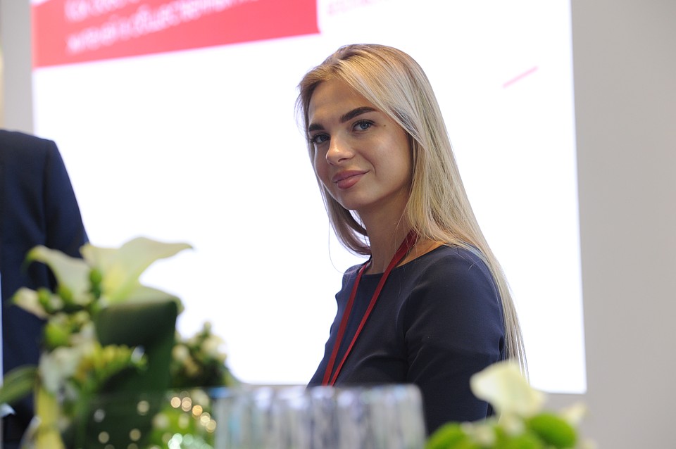 Роскошные красотки: Кто засветился на форуме ПМЭФ-2019 в Санкт-Петербурге