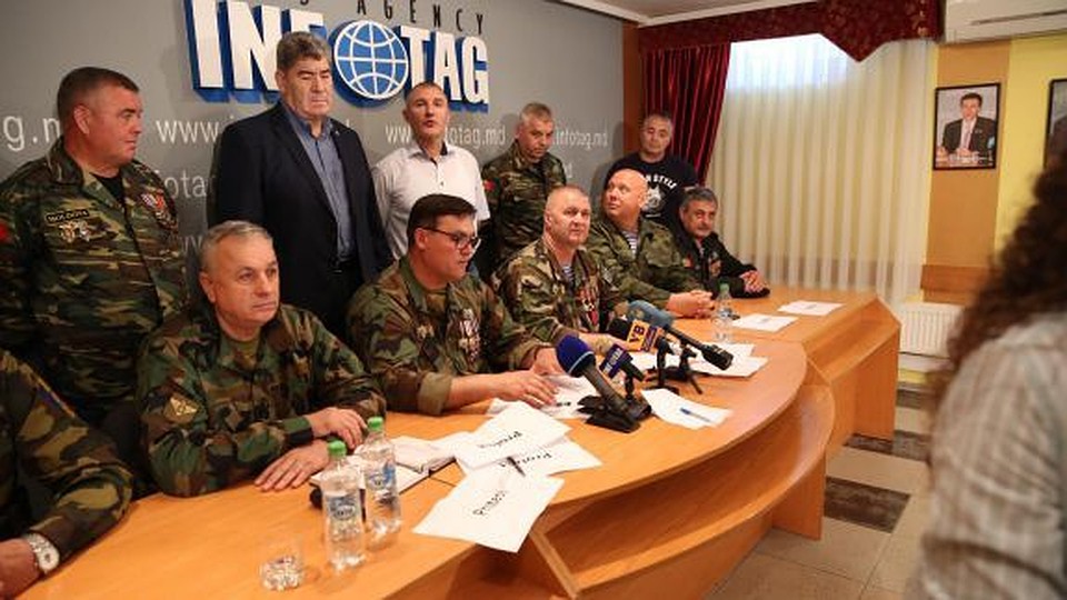 Молдавские журналисты устроили флешмоб: все ушли с пресс-конференции ветеранов войны МВД