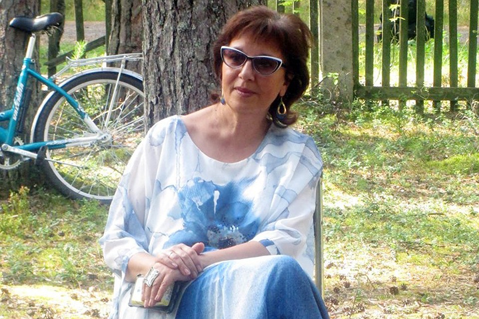 Рассказать, что на самом деле происходит с Ахматовской будкой мы попросили поэта, председателя Союза писателей Санкт-Петербурга Галину Илюхину