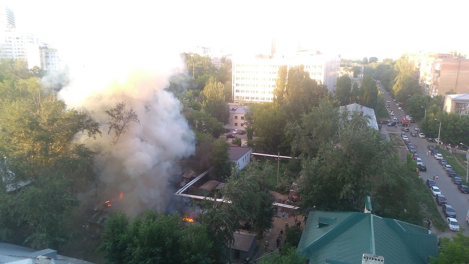 Огонь охватил 150 квадратных метров