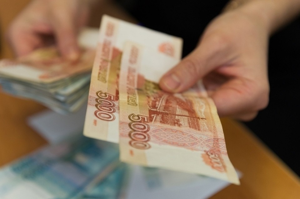 В какой школе Кемерова работает самый богатый директор