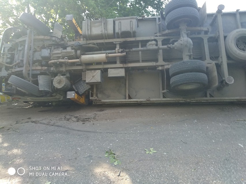 В Самаре автомобиль снес газовую трубу