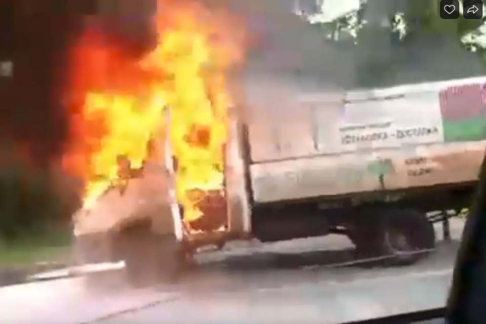 Горящая "Газель" в Барнауле