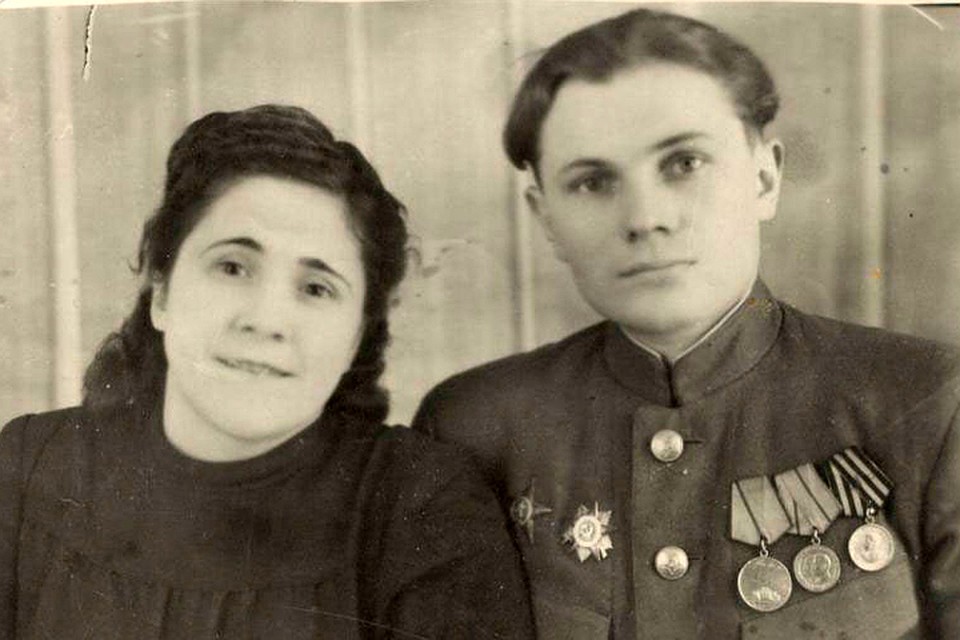 Людмила Михайловна и Александр Сергеевич Быстровы познакомились во время войны. После ее ареста он думал, что она погибла. А после войны они встретились, поженились и больше никогда не расставались, прожив вместе 57 лет.
