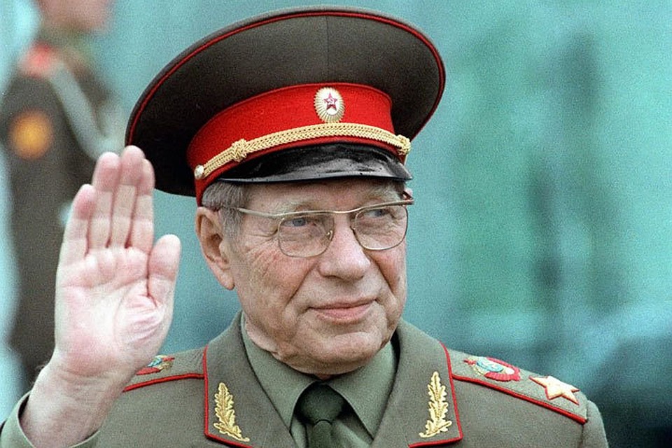 Чем прославился Дмитрий Устинов, в честь которого назвали самарский сквер?