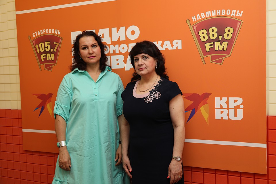 Заведующая отделением «Телефон доверия» Светлана Рожкова и заведующая 17-м детским стационарным отделением Ставропольской краевой психиатрической больницы Ирина Петросян