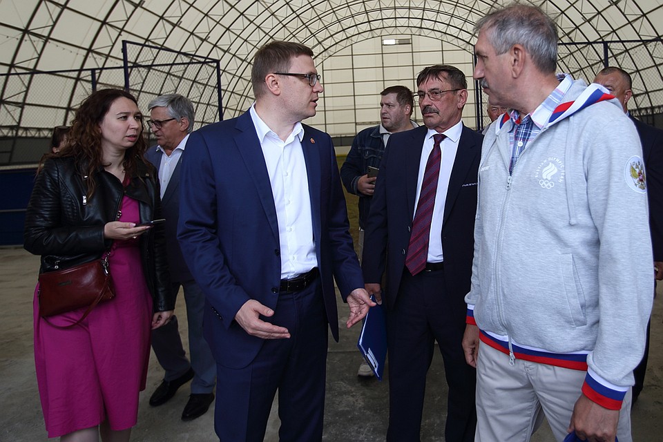 В хоккейном комплексе появится искусственный лед. Фото: gubernator74.ru