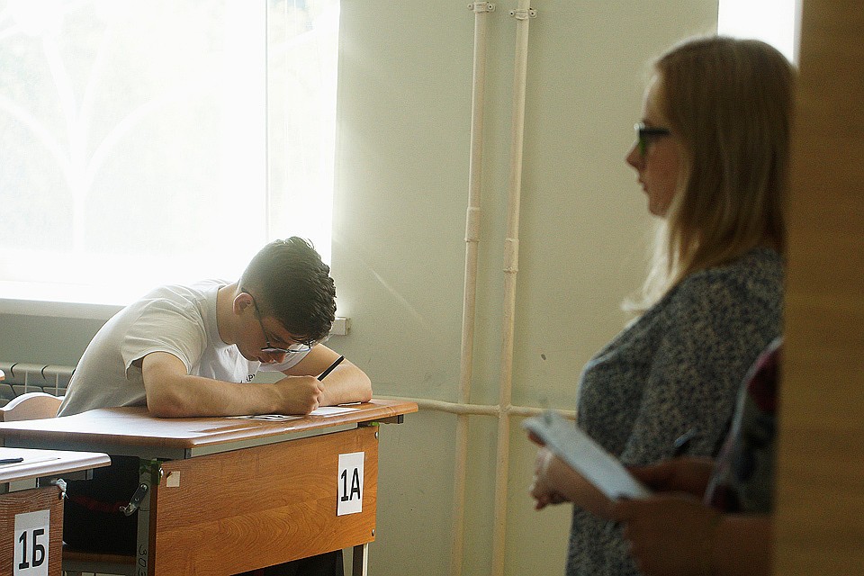 Выпускные экзамены ОГЭ в 9-м классе, в отличие от ЕГЭ, проводятся силами самих регионов