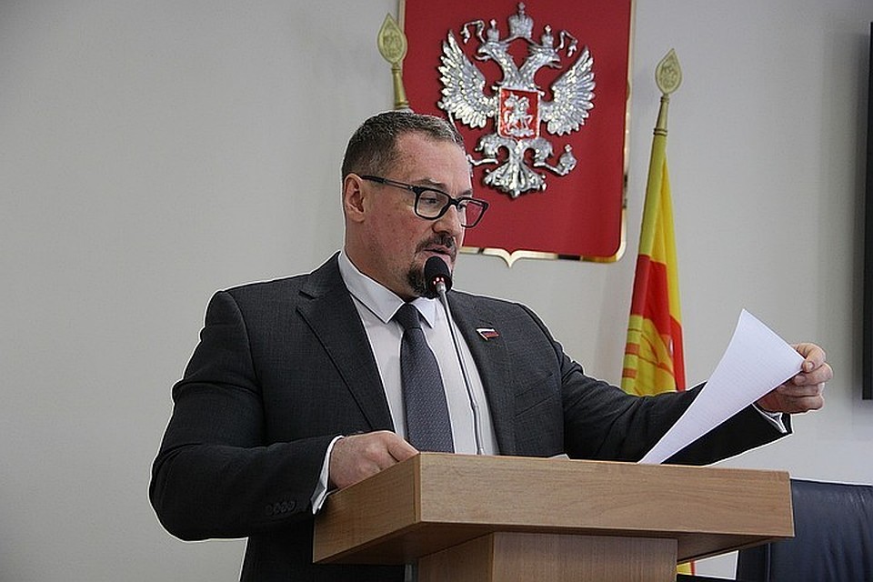 Руслан Кочетов вернется домой к жене и детям, только вот гулять ему запретили.
