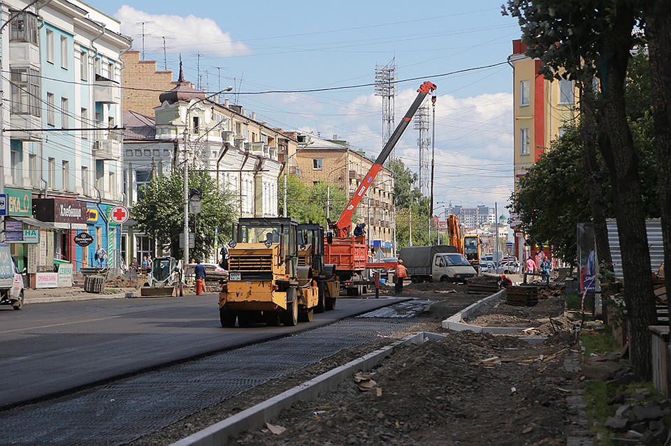 В 2018 году договоры с подрядчиками начали заключать в начале весны. В этом году и вовсе начали ремонт чуть ли не в конце мая и пообещали, что в августе все будет завершено