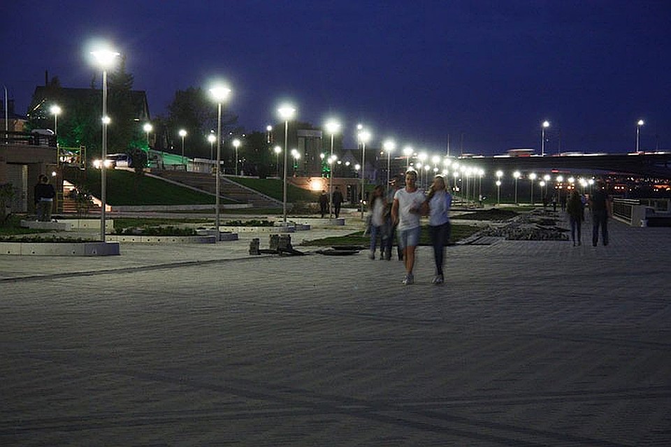 На Нижневолжской набережной ограничат движение транспорта в связи с проведением мотофестиваля.