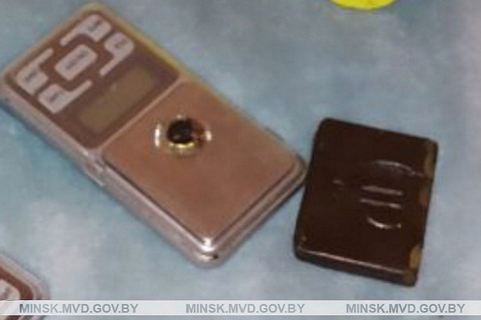 26-летний мужчина пришел в гости к девушке с гашишем. Фото: МВД.