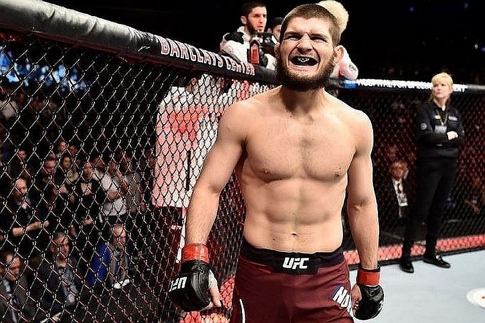 Хабиб выполнил Bottle Cap Challenge в стиле MMA