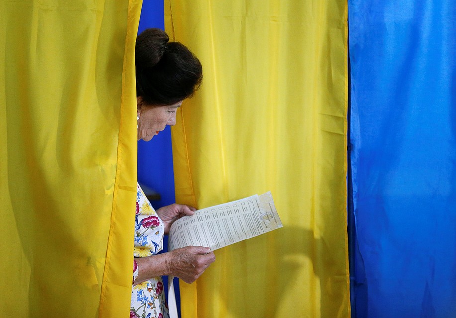 Глава ЦИК Украины заверил, что серьезных нарушений в течение дня зафиксировано не было.