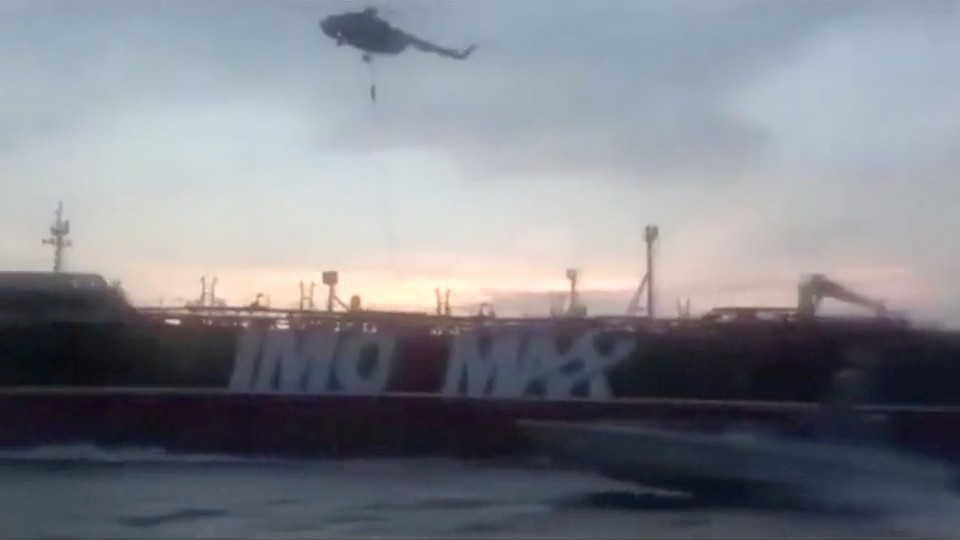 Судно задержали в Ормузском проливе.